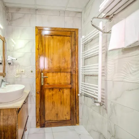 Отель Cakiltasi Evi